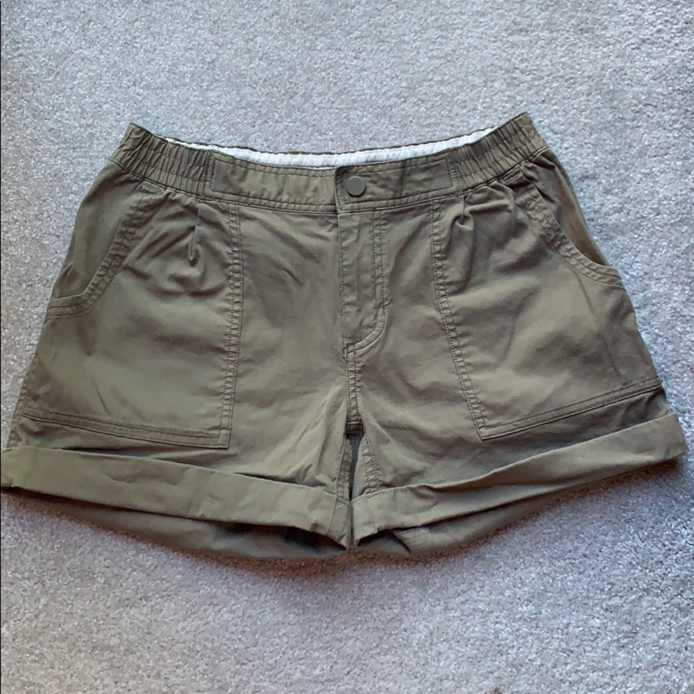 Mountain Hardwear Army Green Shorts